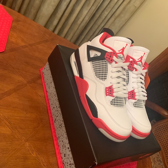 OG Fire Red Jordan 4 EARLY RELEASE - Picture 3 of 7